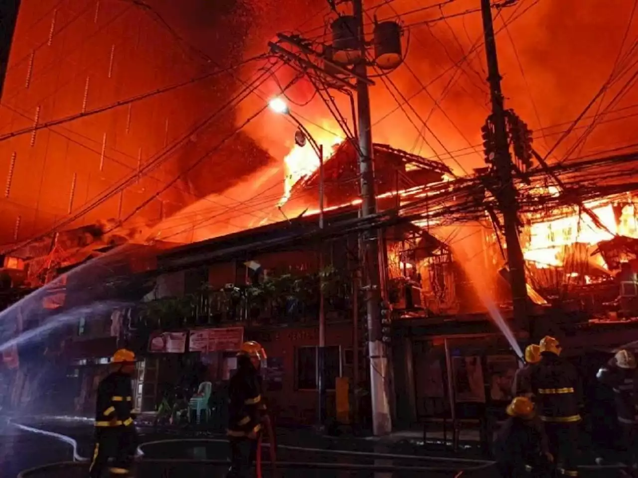 At least 2 confirmed dead from Quiapo fire