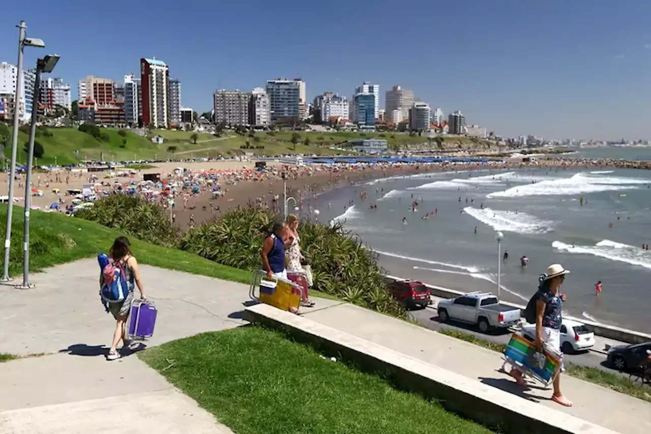 En Mar del Plata también estará prohibido fumar en los balnearios privados: cuándo entrará en vigor