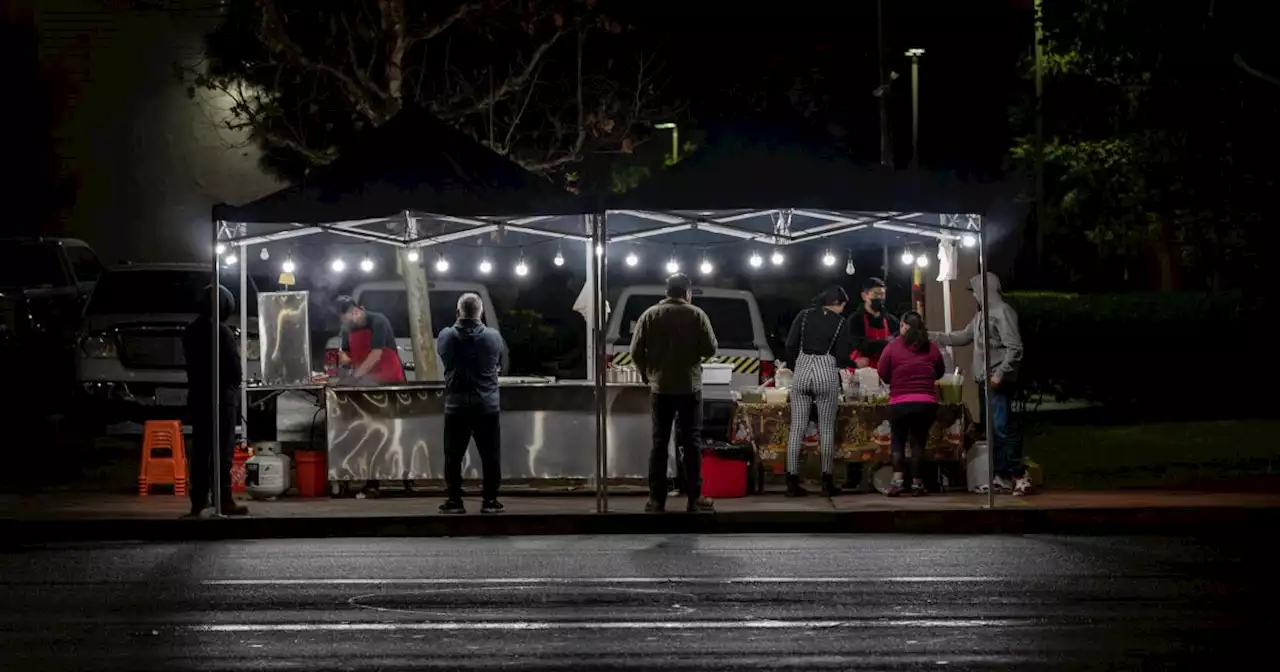 Santa Ana shuts down over 100 street vendors, but many are back within days