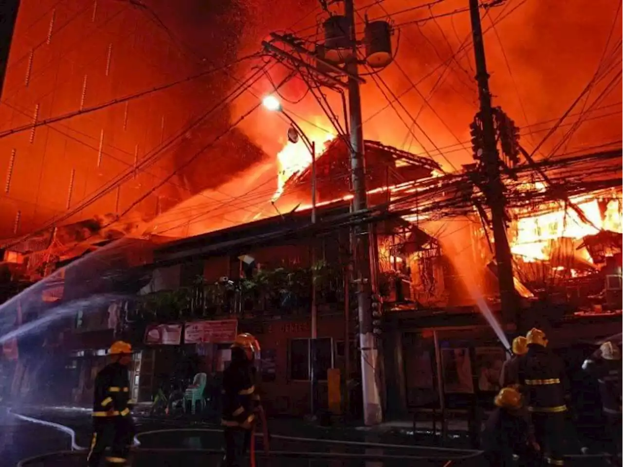 4 hurt, 500 families displaced in Quiapo fire