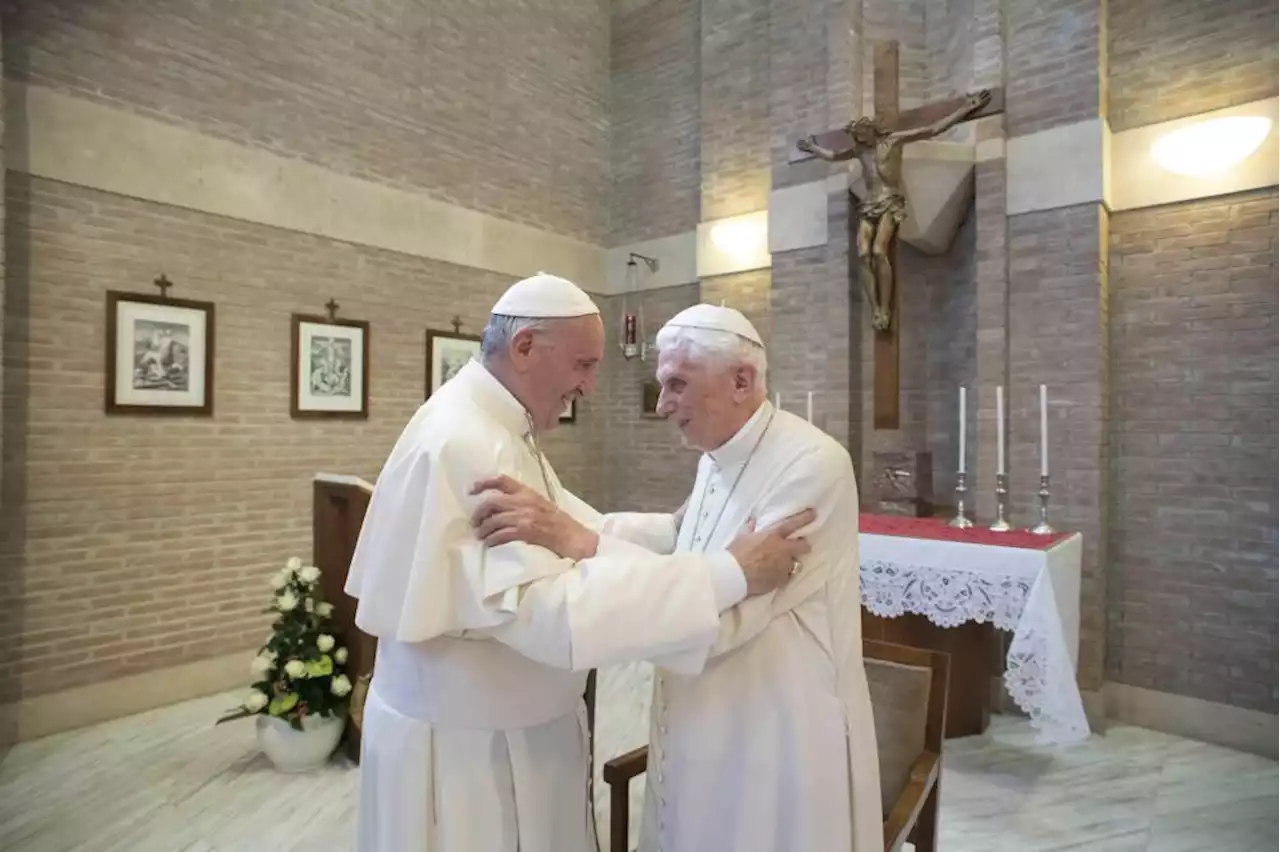 Pope urges prayers for 'very ill' ex-pontiff Benedict