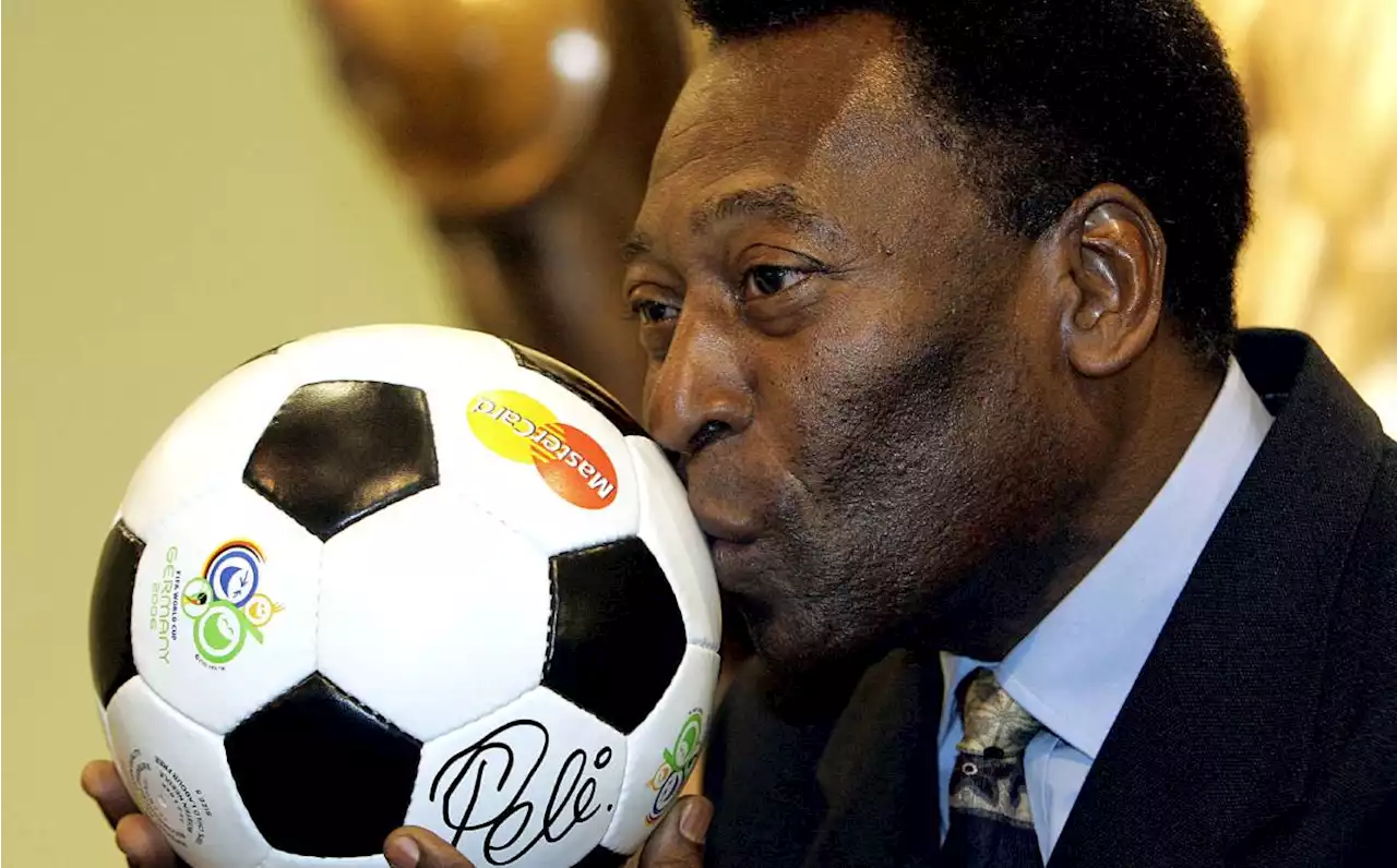 Zico rindió homenaje a Pelé en Juego de Estrellas en Brasil