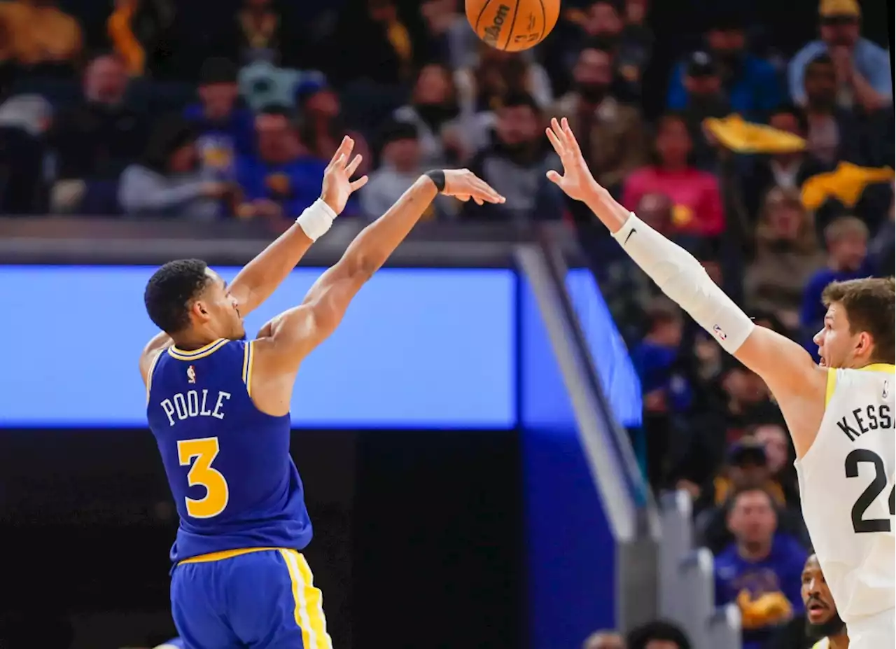 Warriors stay hot at home, come back to beat Jazz 112-107