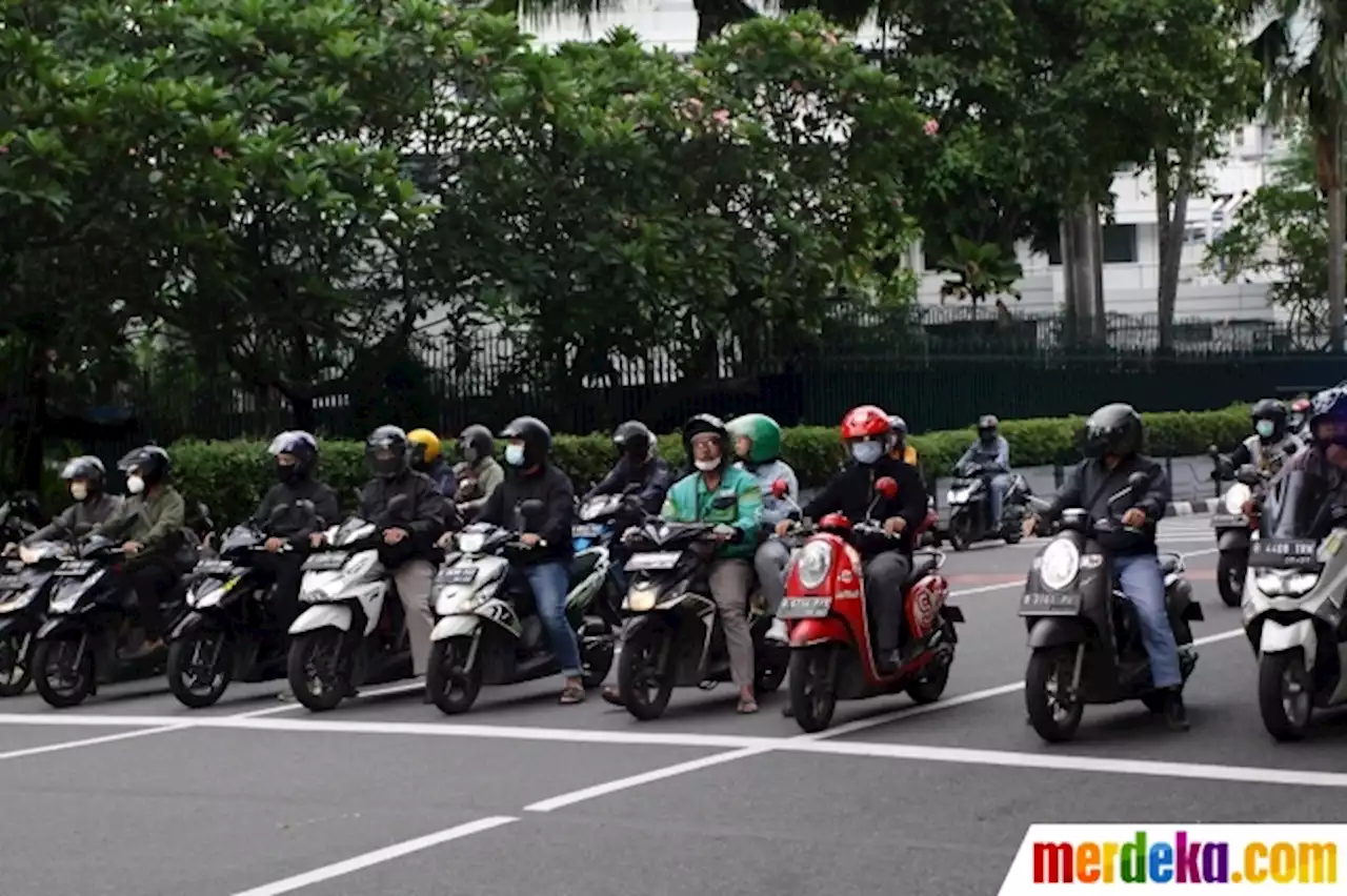 Foto : Pengguna Sepeda Motor Makin Bertambah | merdeka.com