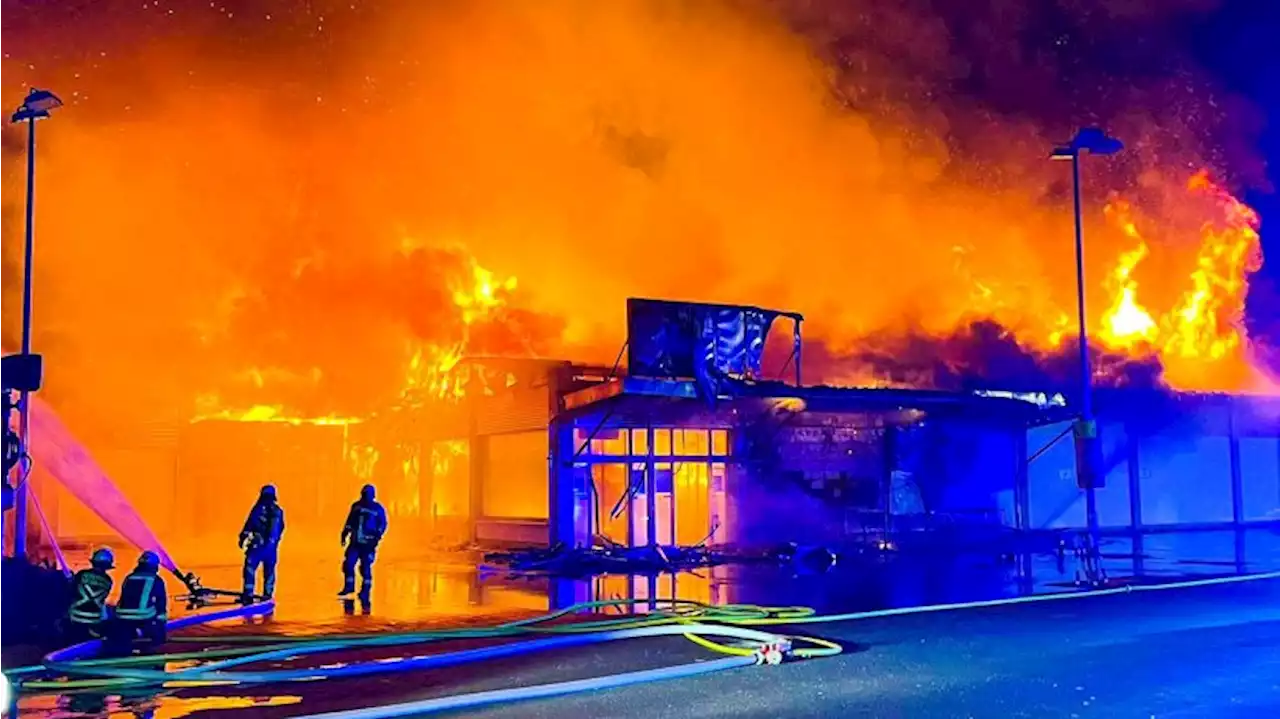 Brand in Supermarkt: Böller als Auslöser vermutet