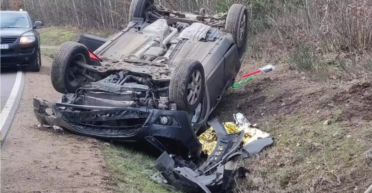 Unfall bei Bruck: Ersthelfer befreiten 32-Jährige und ihre zwei Kinder schnell