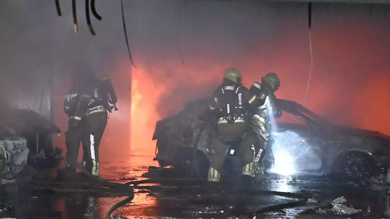 Vijf bewoners naar ziekenhuis na brand in parkeergarage in Breda