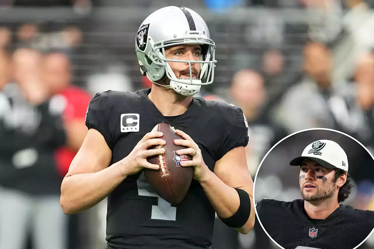 Derek Carr steps away from Raiders after shock benching