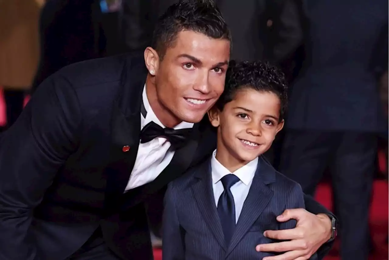 Ikut Jejak Ayahnya, Ronaldo Jr Tinggalkan Akademi MU, Gabung Lagi ke Real Madrid |Republika Online