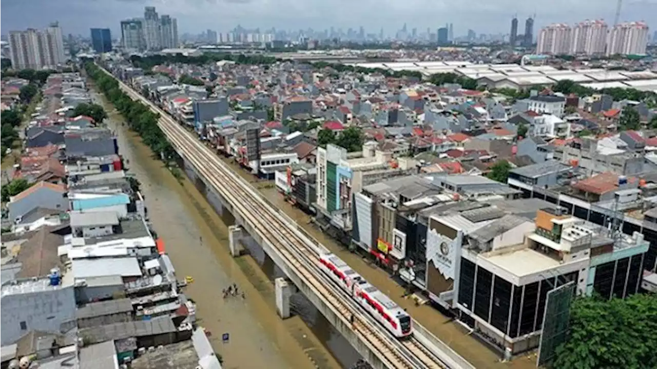 LRT Jakarta Tambah Jam Operasional Saat Malam Tahun Baru