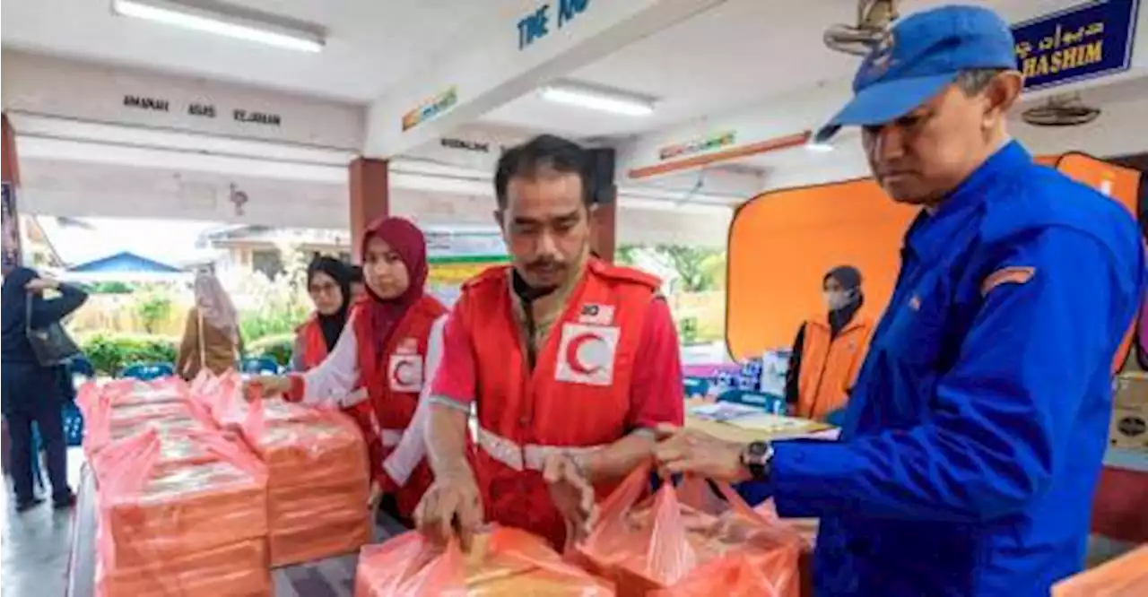 Aid for flood-hit communities in Kelantan, Terengganu