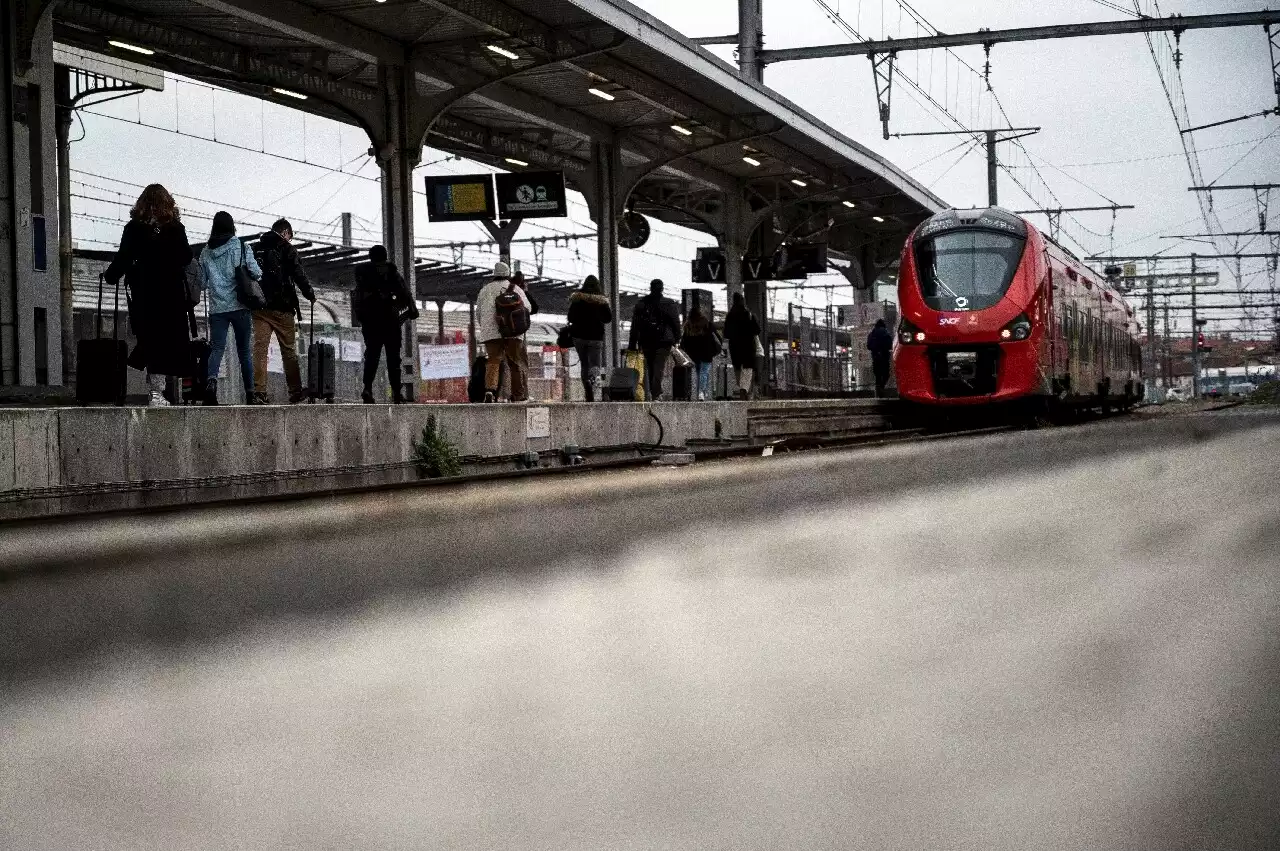 Grève SNCF : avec 4 TGV sur 10, les voyageurs face à la grève des contrôleurs