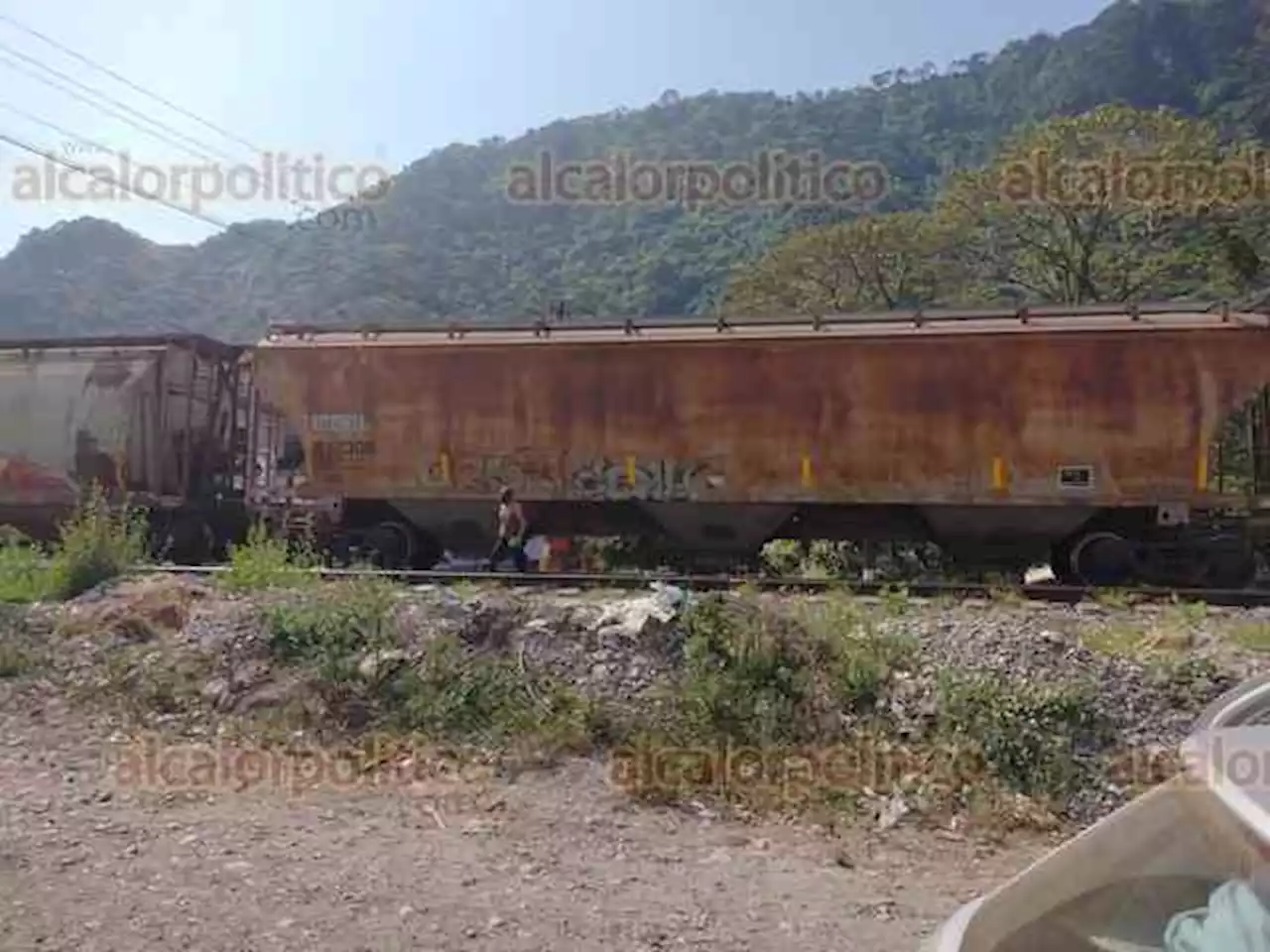 Pasan los años y colonias de Río Blanco siguen en peligro por trenes