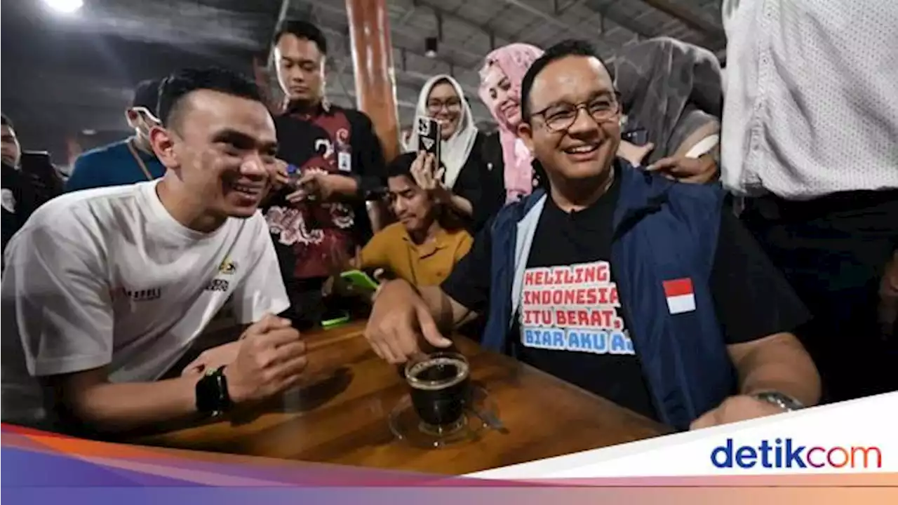 Kaus Anies di Aceh: Keliling Indonesia Itu Berat, Biar Aku Aja