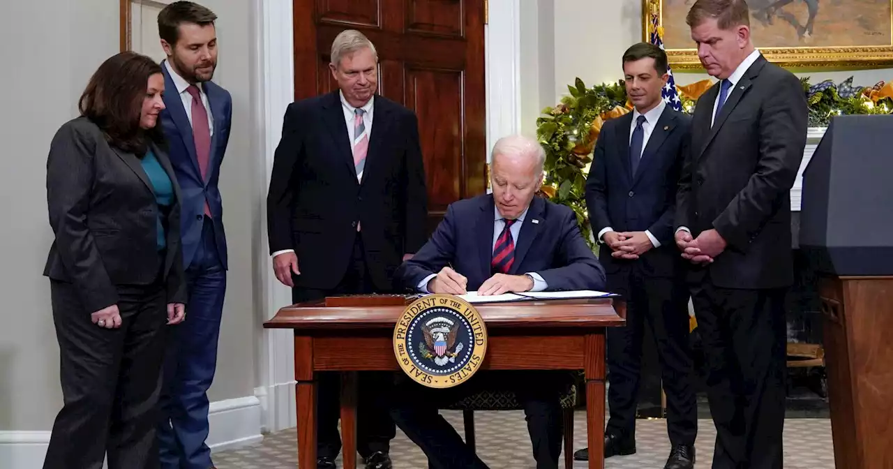 Biden encouraged by jobs report; passenger killed on Antarctic cruise; weekly religion roundup | Hot off the Wire podcast