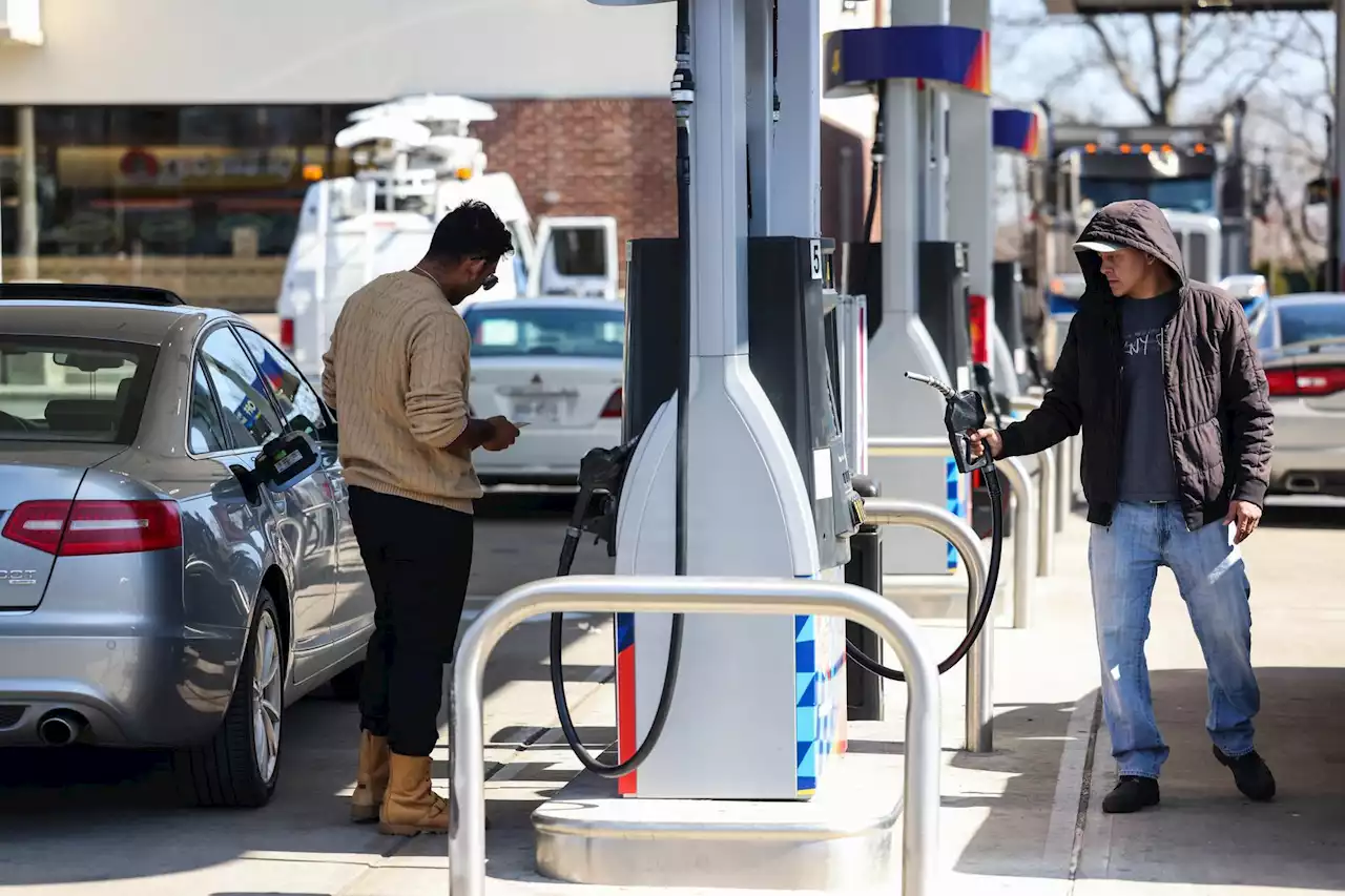 Gas Prices Plunge: National Average About The Same As This Time Last Year