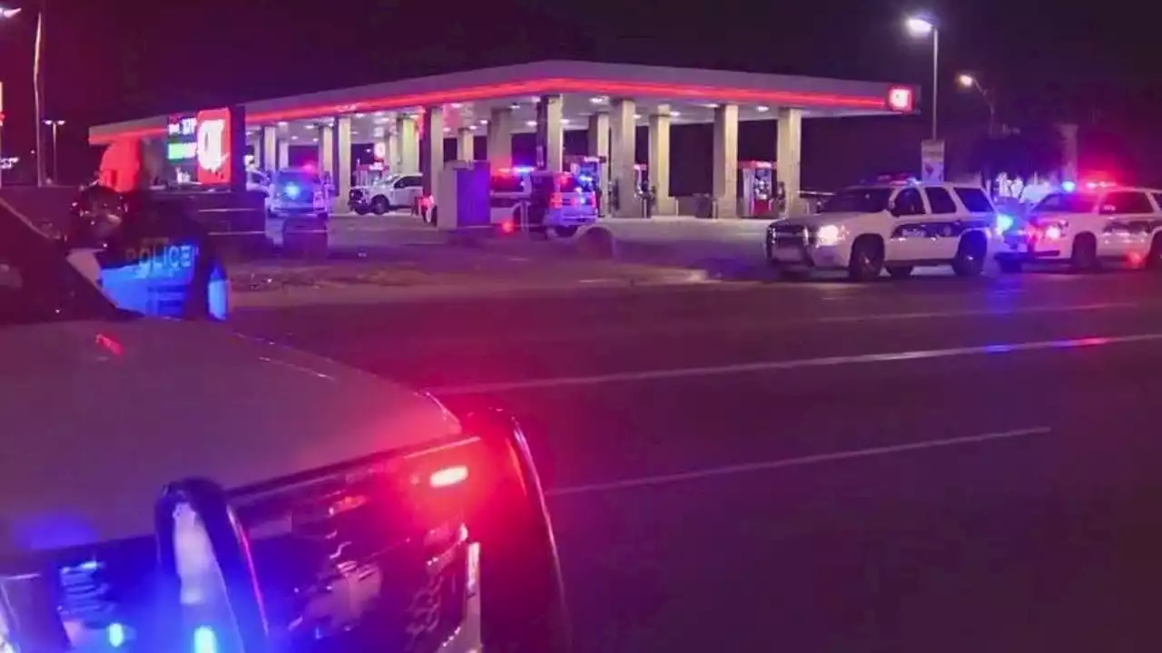 Drive-by shooting at west Phoenix bus stop leaves man dead