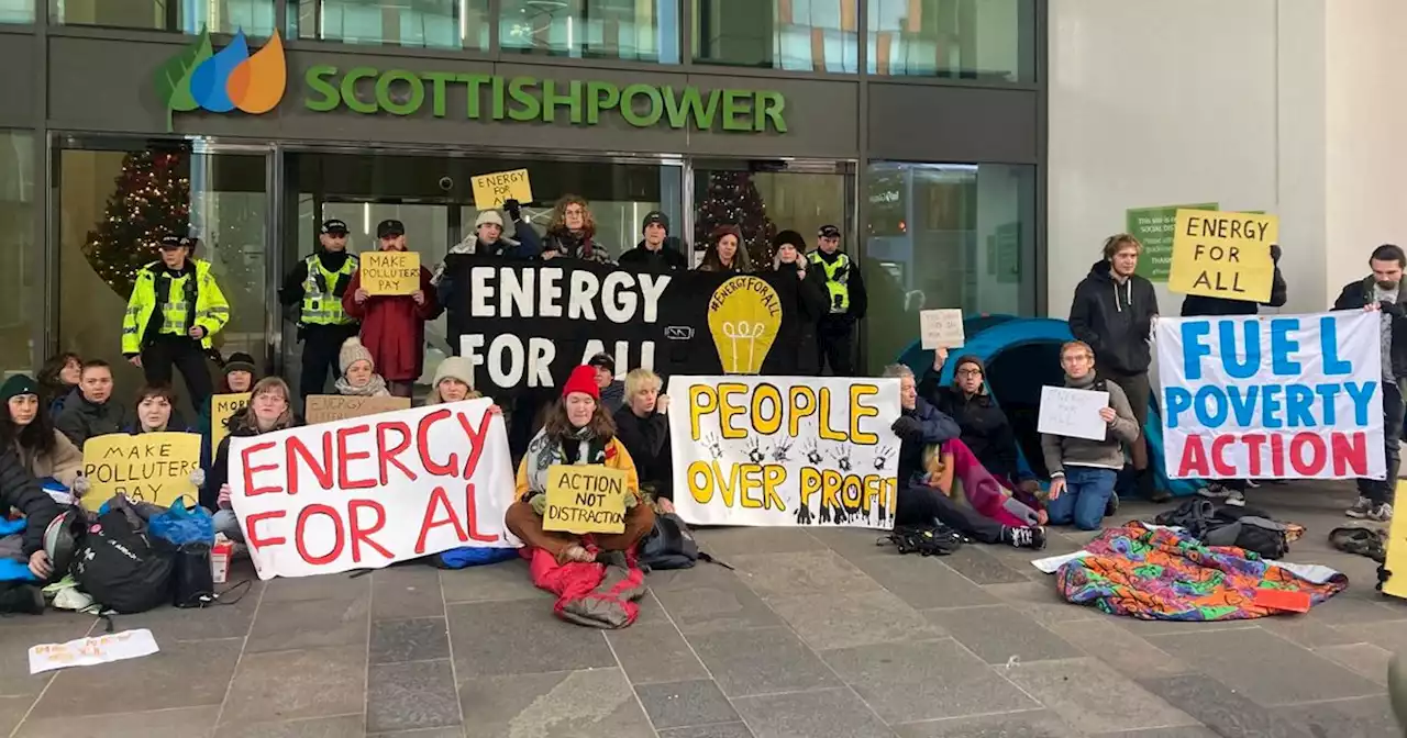 Campaigners hold rally outside Scottish Power demanding action on fuel poverty