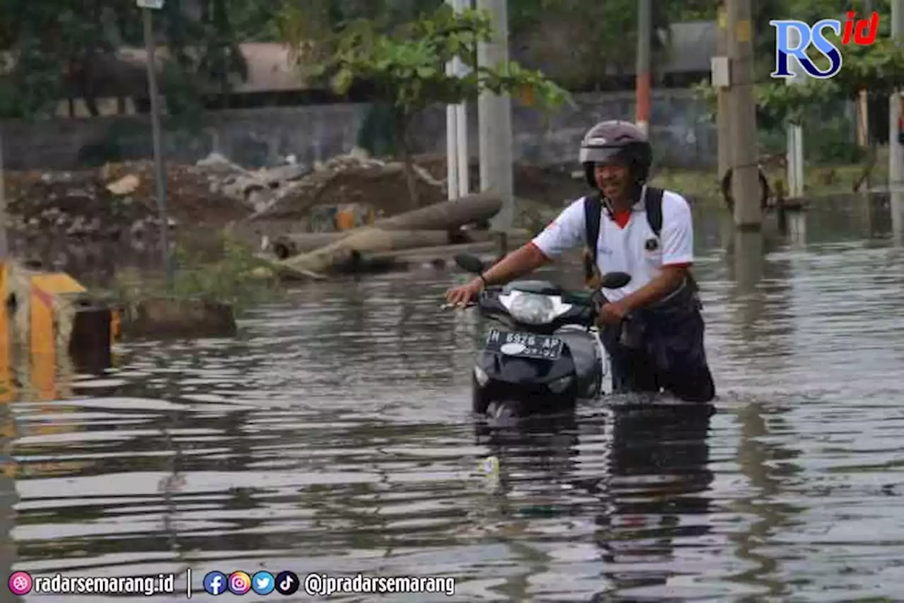 Banjir Rob Rendam Tanjung Emas, Karyawan Pabrik Diliburkan