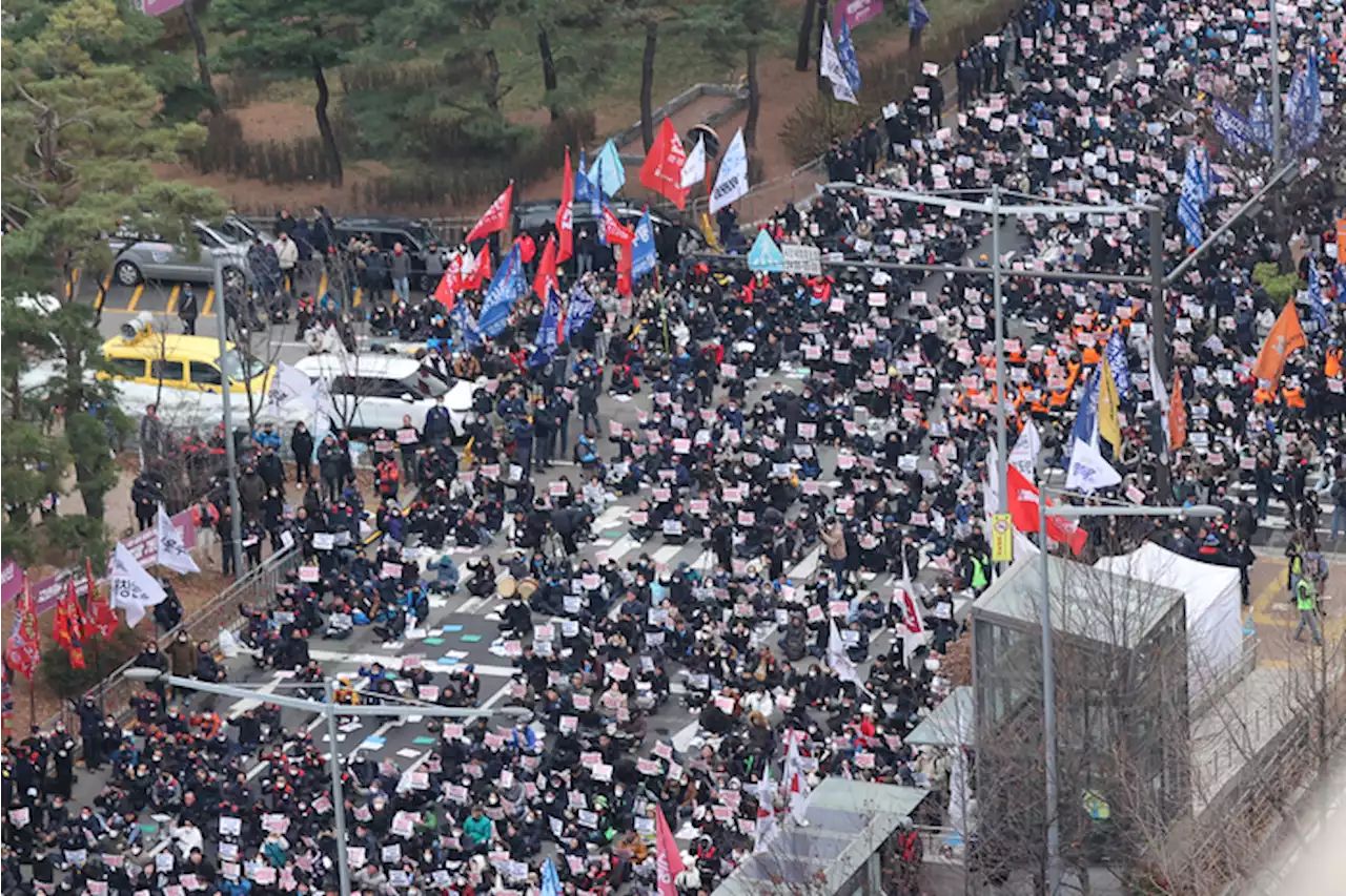 “이대로 살 수 없다, 민생법안 처리하라”···주말 여의도 대규모 정부규탄 집회