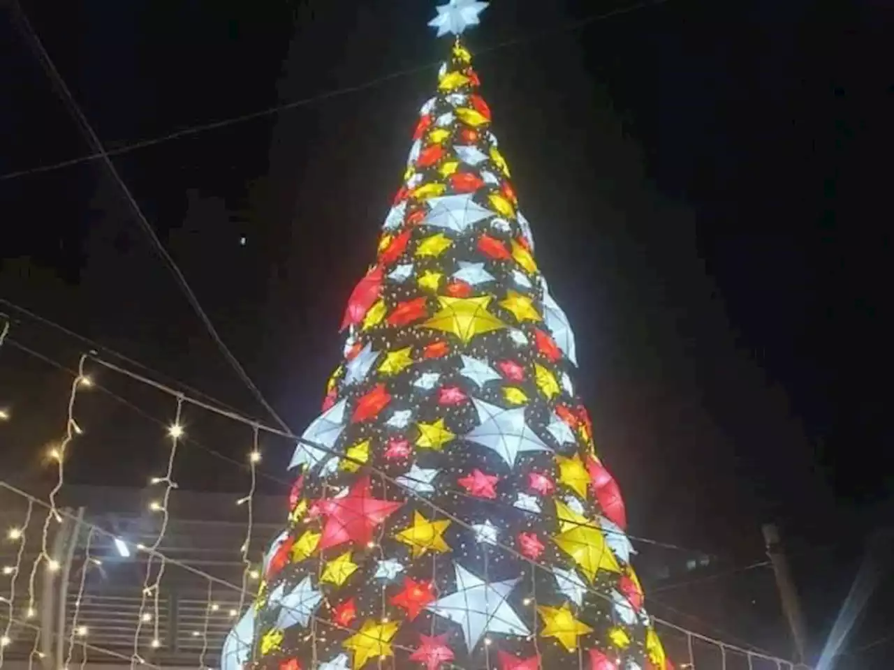 Pasig, Mandaluyong, QC officials light up Ortigas Center for Christmas