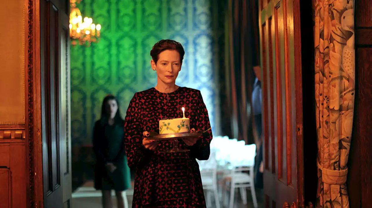 Tilda Swinton stars twice in 'The Eternal Daughter' — as both parent and child