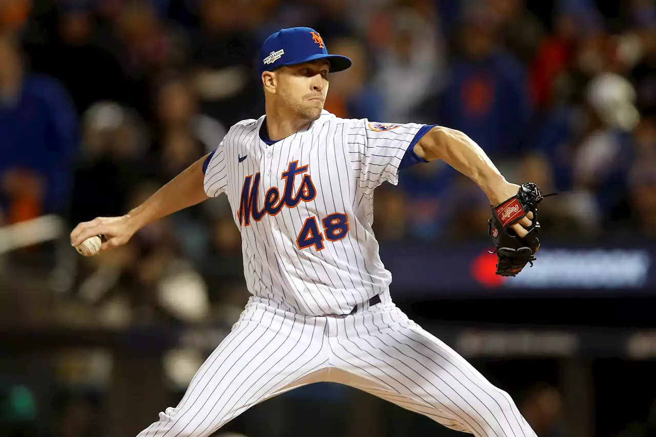 Jacob deGrom signs with Rangers on five-year deal to end Mets tenure