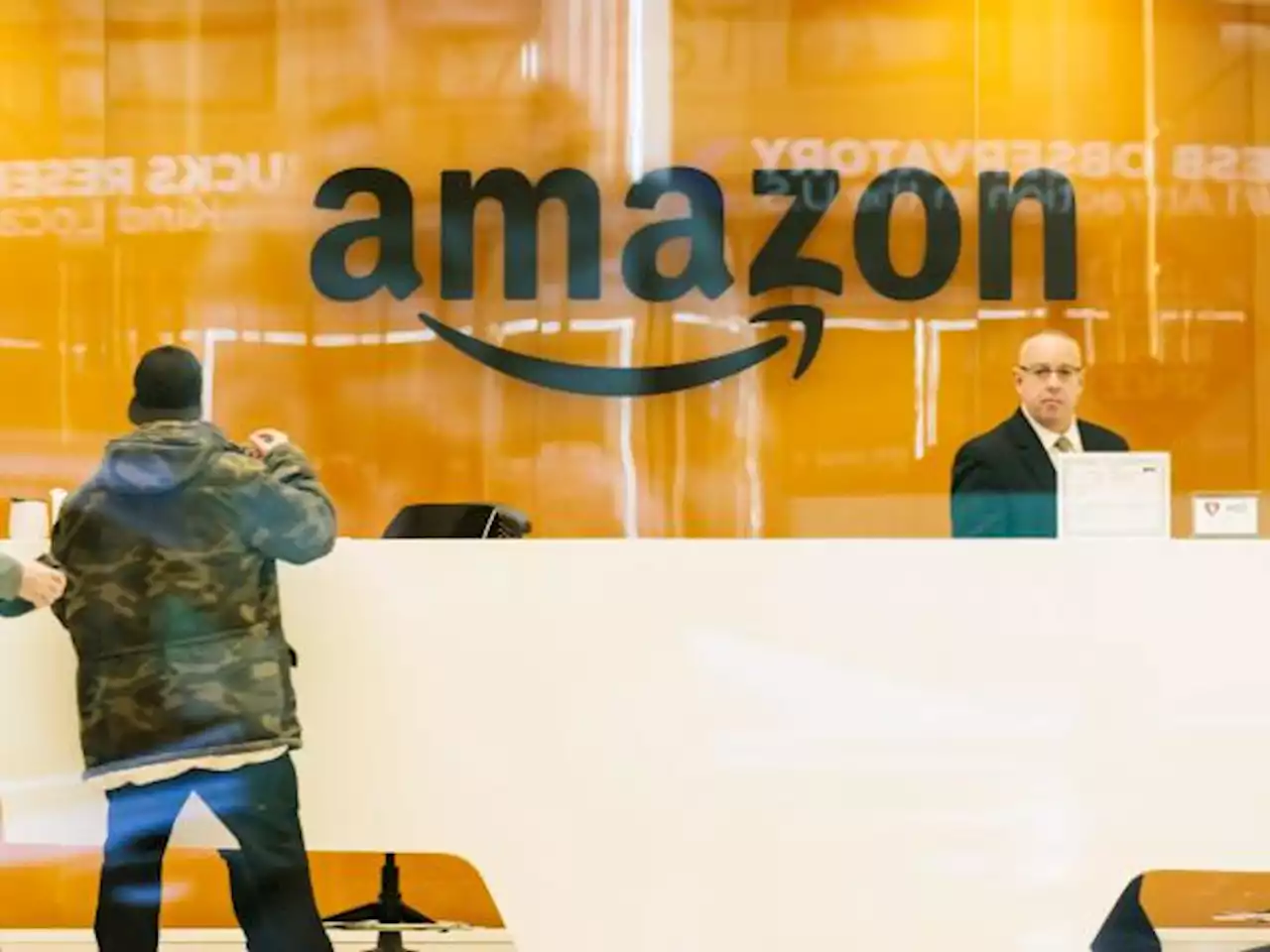 Emprendedores colombianos asesoran empresas para operar en Amazon