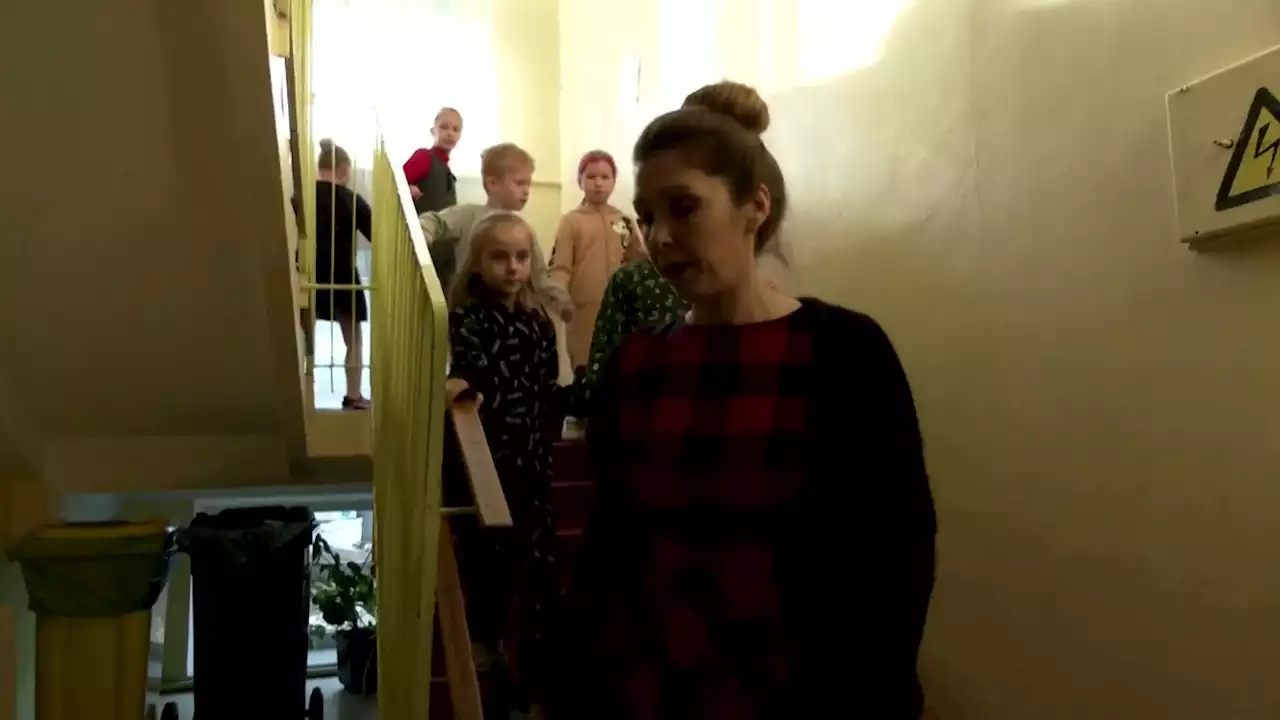 Kyiv schools adapt to survive under Russian bombardment