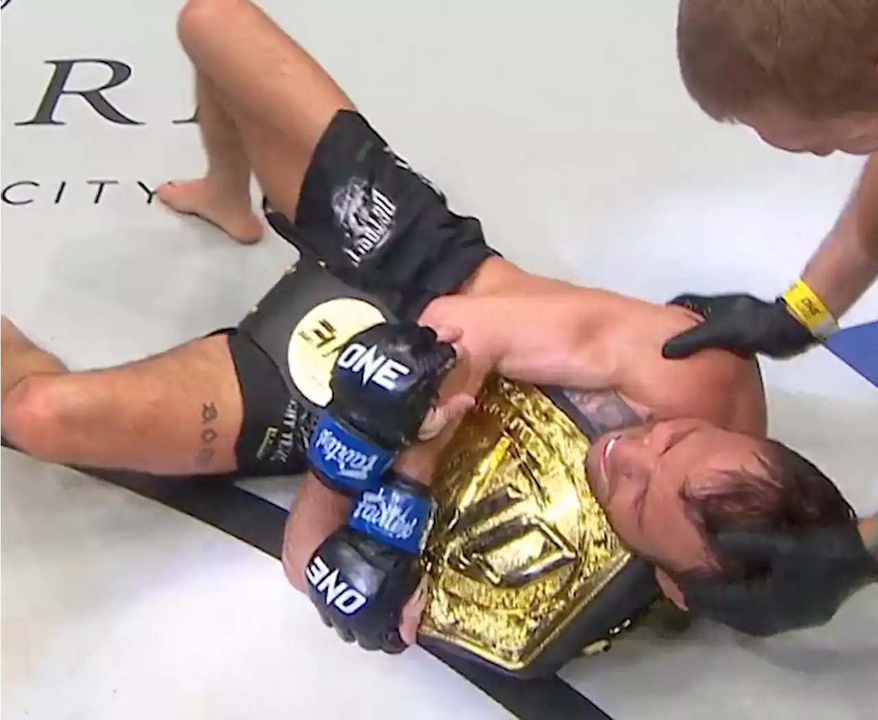 Jarred Brooks Dominates Joshua Pacio, Captures Strawweight Crown at ONE 164