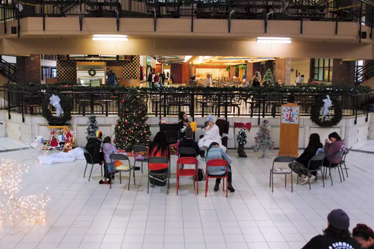 Event marks final Christmas at Victoriaville mall