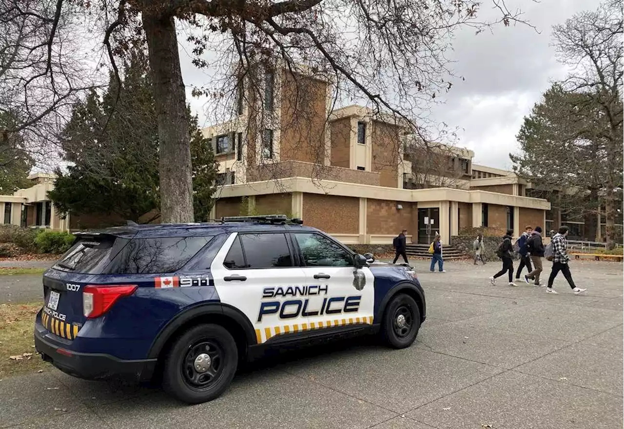 UVic building evacuated after shooting threat written on bathroom wall: police