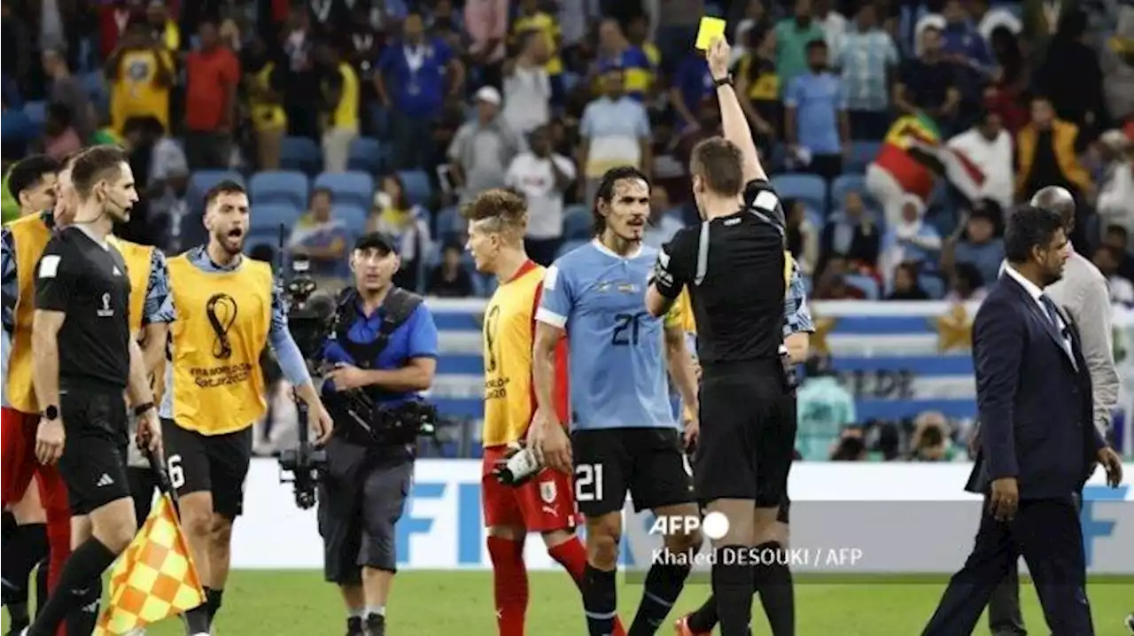 Momen Edinson Cavani Tinju VAR, Bentuk Kekecewaan Uruguay Tak Dapat Penalti - Tribunnews.com