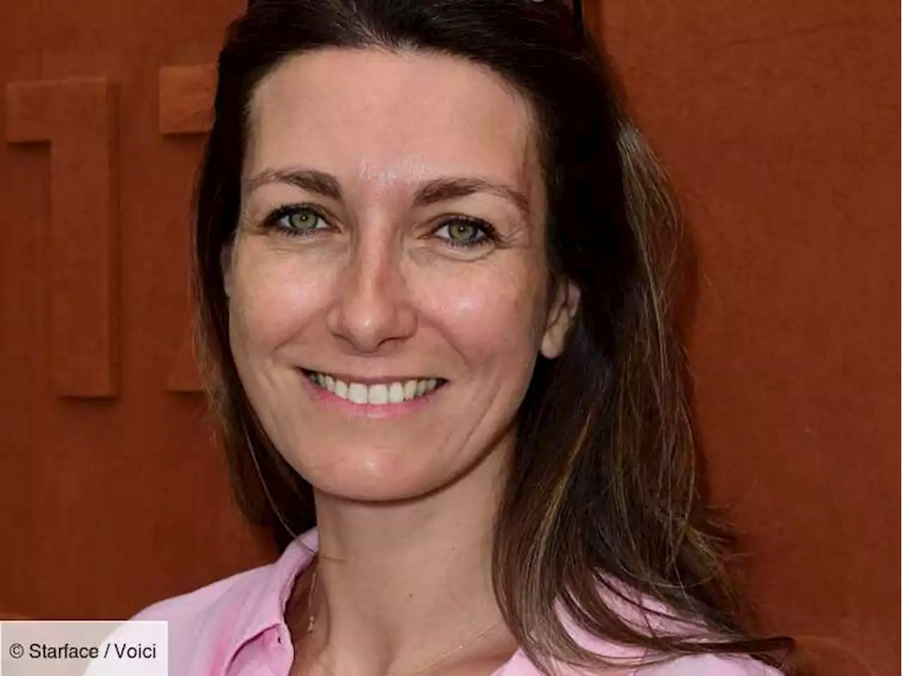 « Elle se fout un peu de moi » : Anne-Claire Coudray fait de rares confidences sur sa fille - Voici