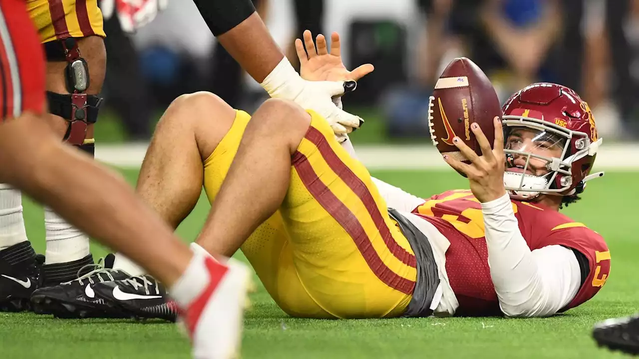 USC's Caleb Williams 'not even 50 percent' in Pac-12 title game after hamstring injury, says Lincoln Riley