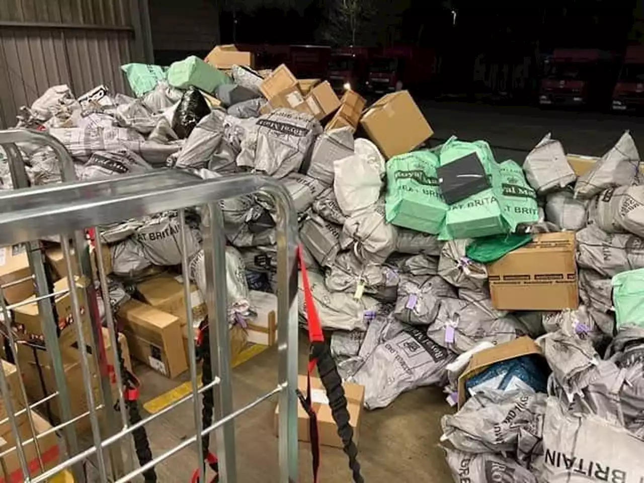 Christmas chaos for Royal Mail staff as packages and letters left 'scattered all over'