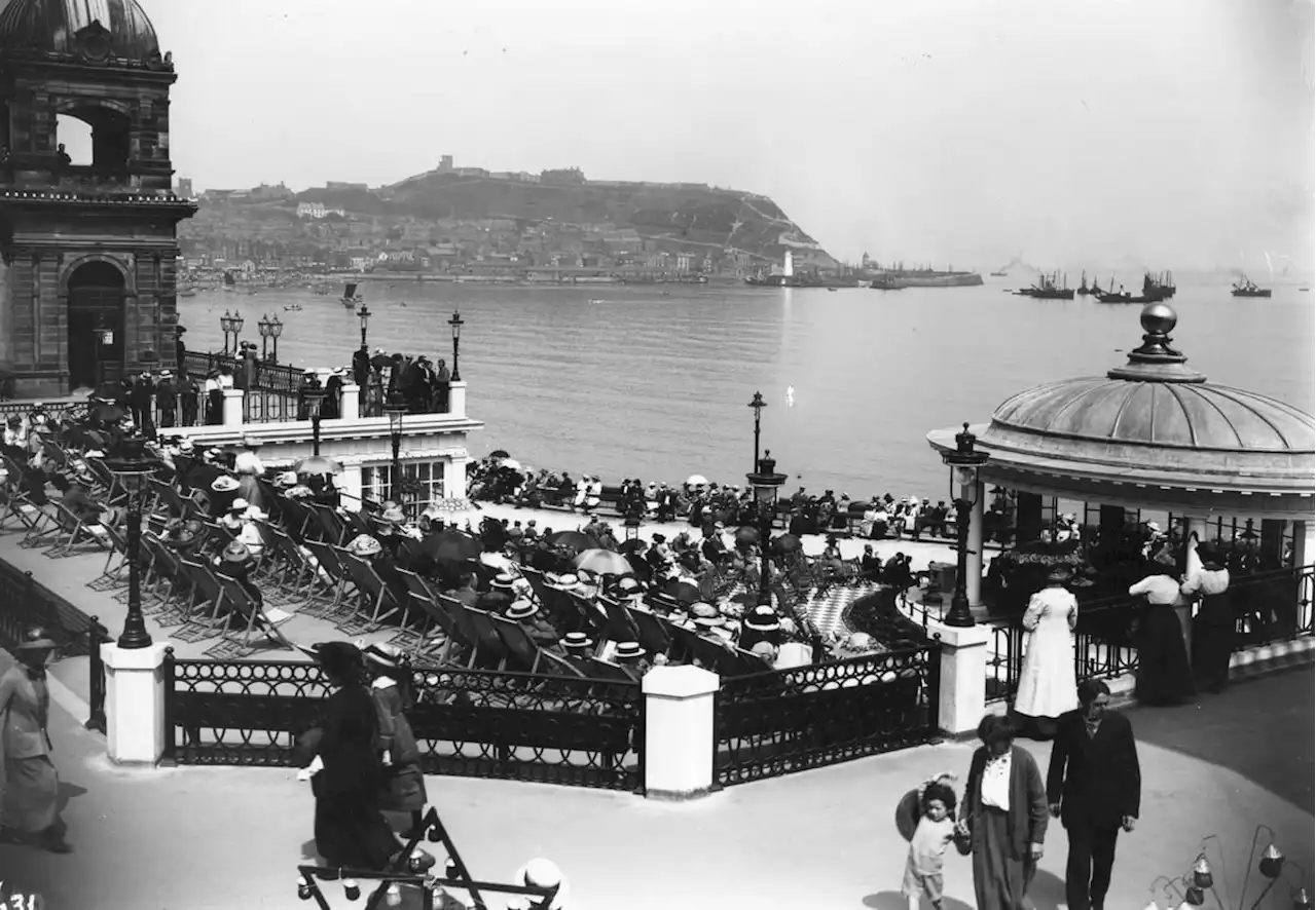 Retro Scarborough : Photos show life on the Yorkshire coast in the early 19th century