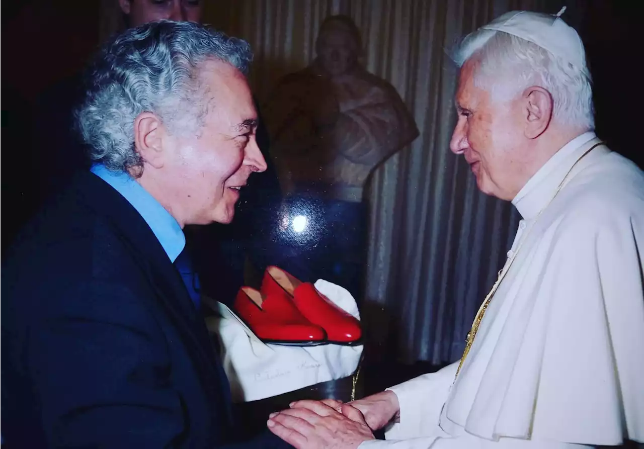 Vaticano, il calzolaio dei Papi: 'Prego per Ratzinger, uomo colto ed elegante'