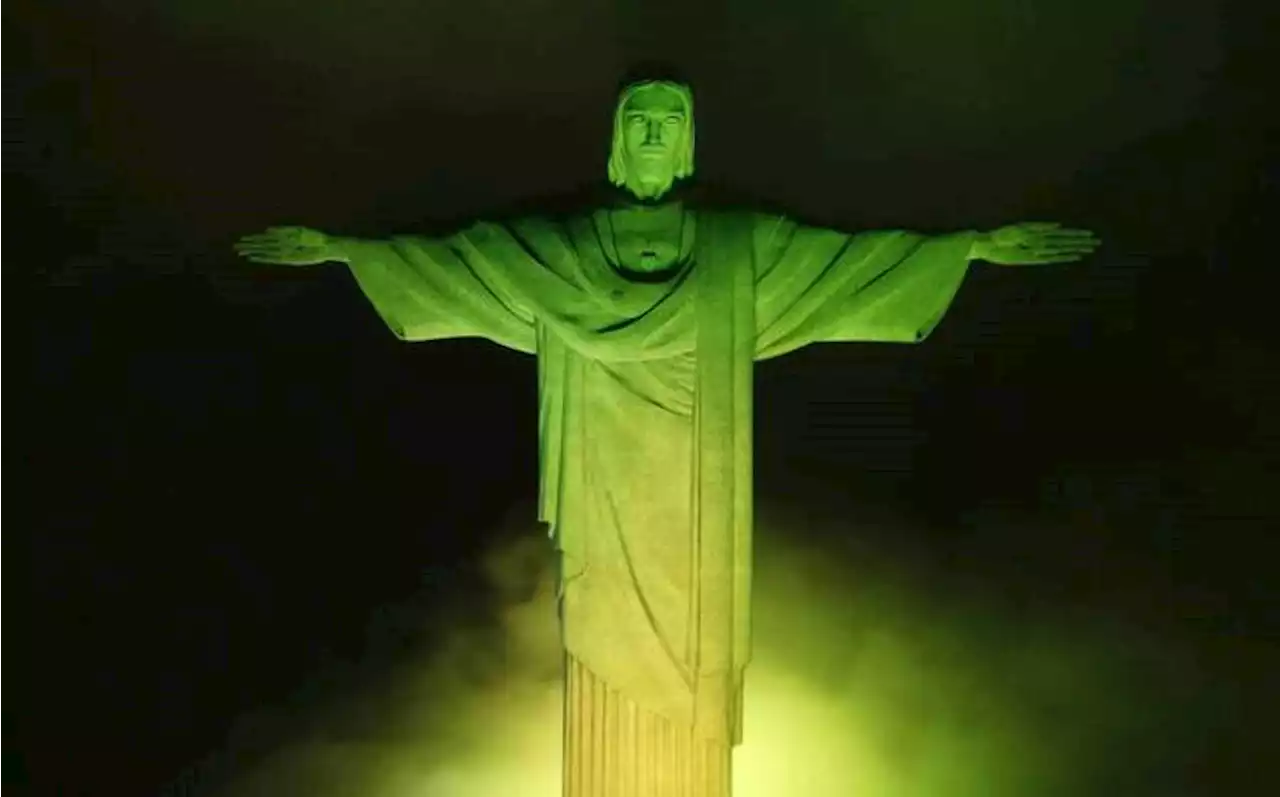 Per Pelè il Brasile 'tinge' di oroverde il Cristo di Rio - Primopiano