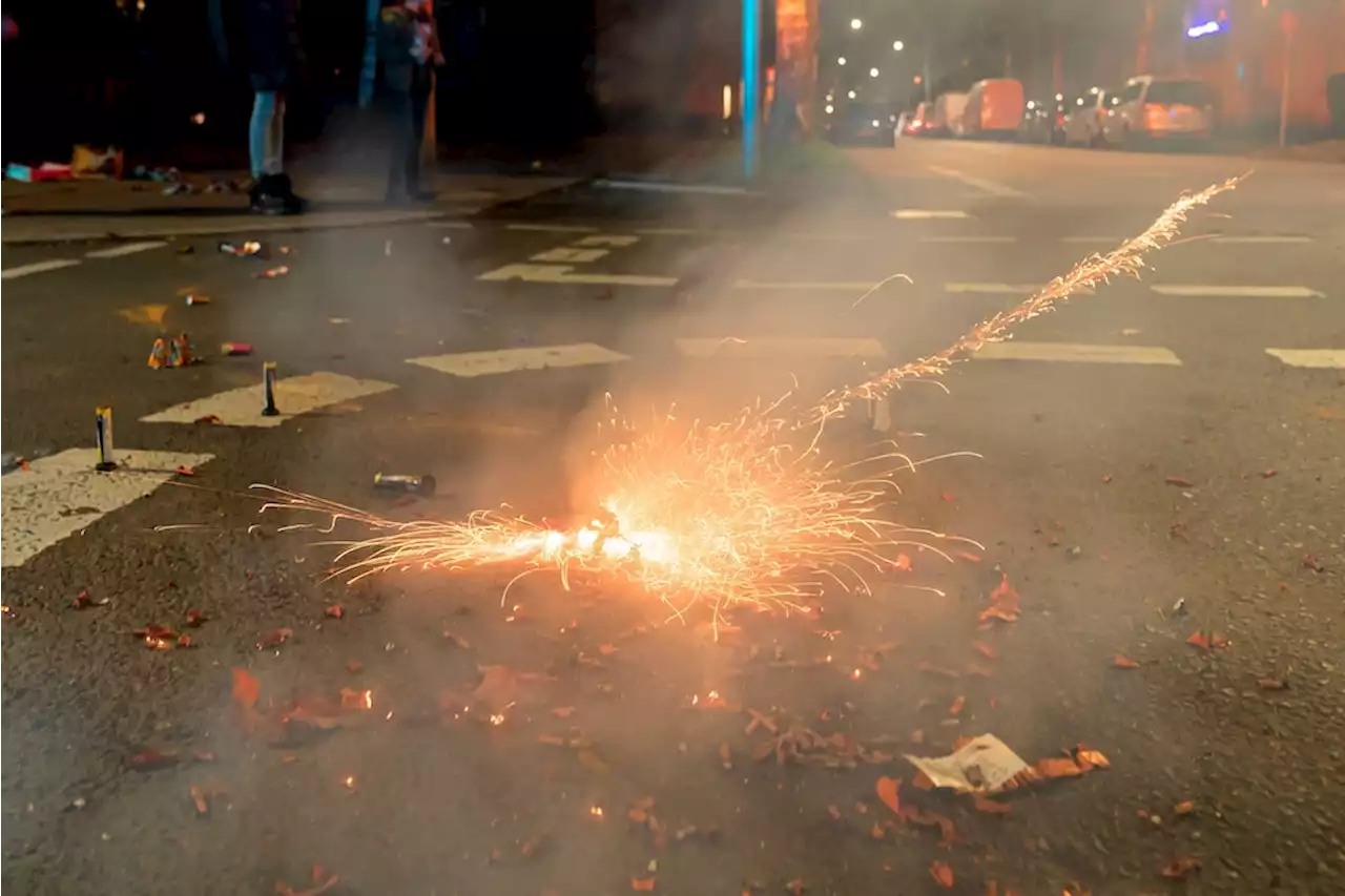 Schöneberg: 150 Menschen liefern sich Schlacht mit Böllern