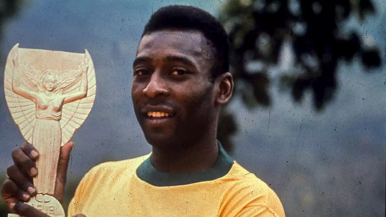 Palmarès, records, talent... pourquoi Pelé est considéré comme le plus grand joueur de l'histoire