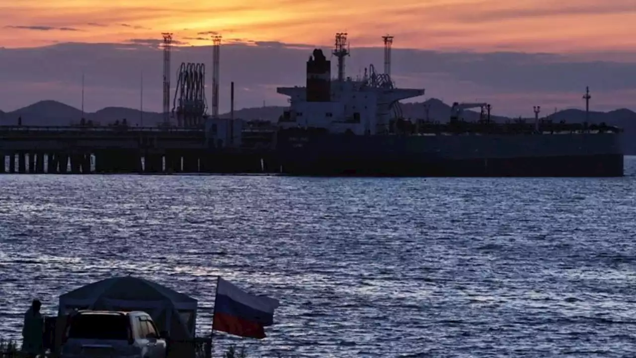 Oil set to close higher in 2022, a turbulent year marked by tight supplies