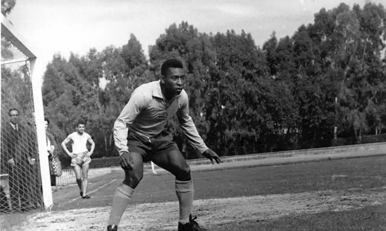 Incredibile ma vero: Pelé era fortissimo anche in porta. E il secondo del Santos era proprio lui!