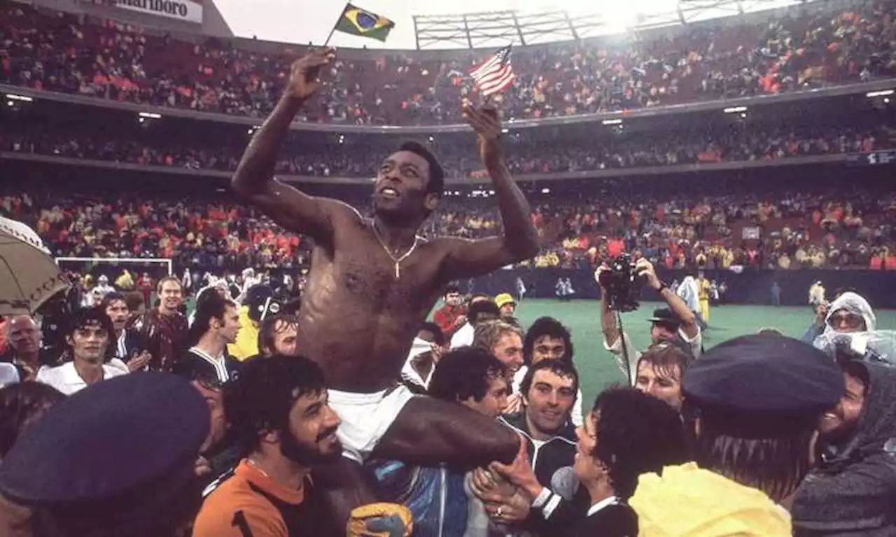 Pelè e l'Italia, storia d'incroci mancati: Milan, Inter e Juve lo volevano, ma il mercato si arrese al popolo