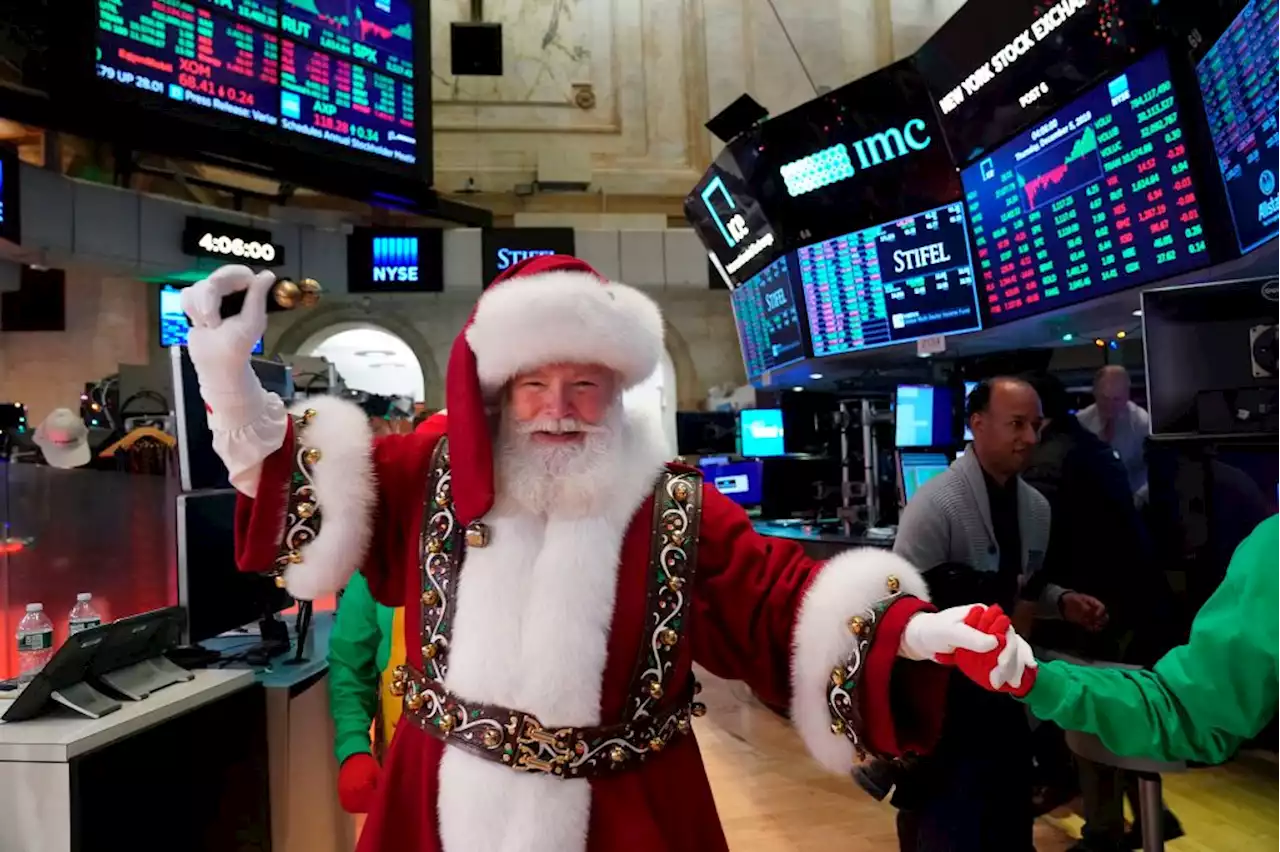 Netflix, Warner Bros Discovery, AMC Networks Among Top Media And Tech Gainers In Stock Market’s ‘Santa Claus Rally’