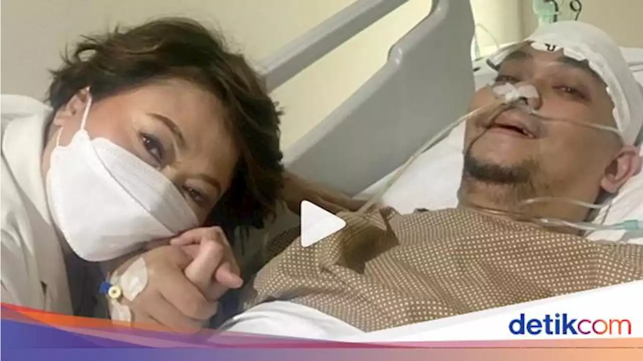 Ini Momen Indra Bekti Sadar Bisa Angkat Kepala dan Bercanda