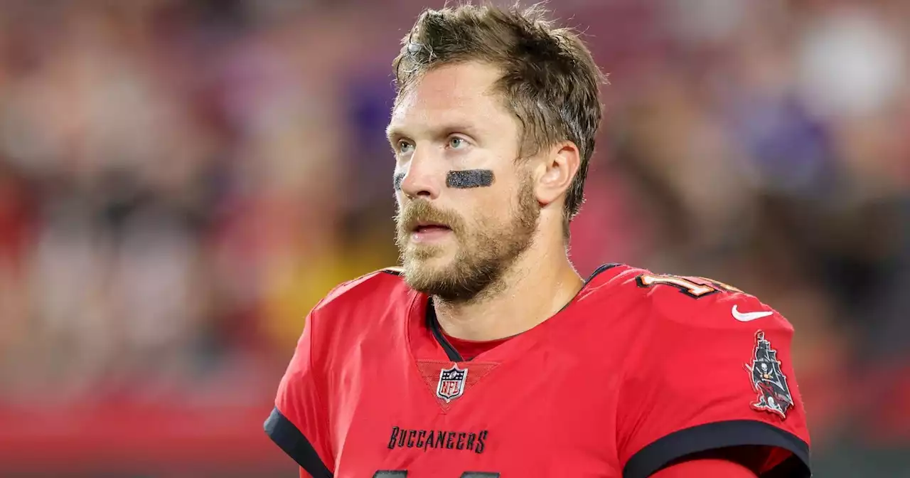 Bucs backup QB Blaine Gabbert uses jet ski to help rescue family from sinking helicopter