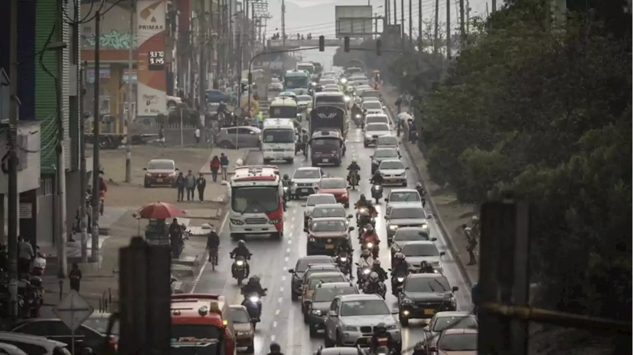 Plan éxodo Bogotá: monumental trancón en salida a Soacha y Girardot