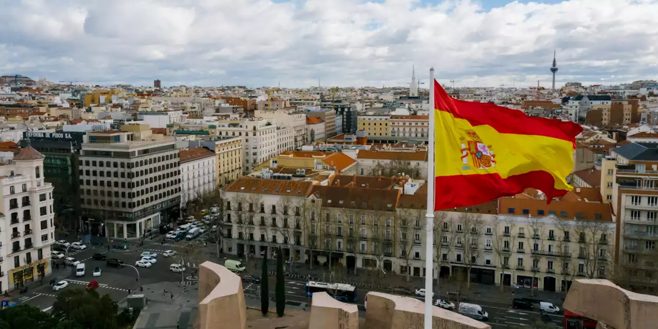 Covid-19 : l'Espagne instaure des contrôles pour les voyageurs venant de Chine