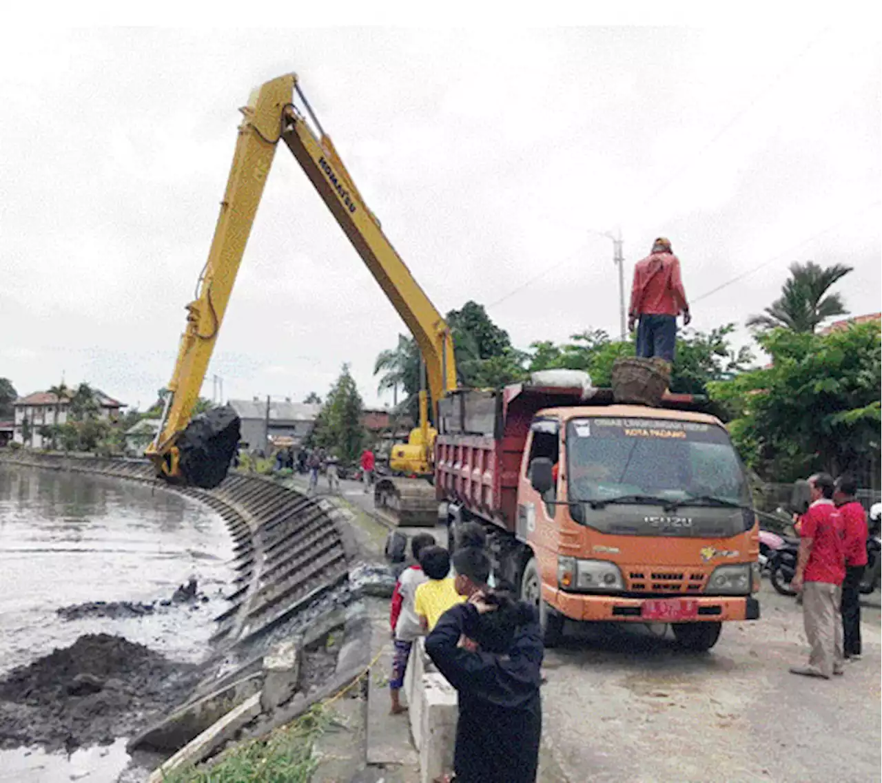 Sedimentasi Batang Arau Dikeruk